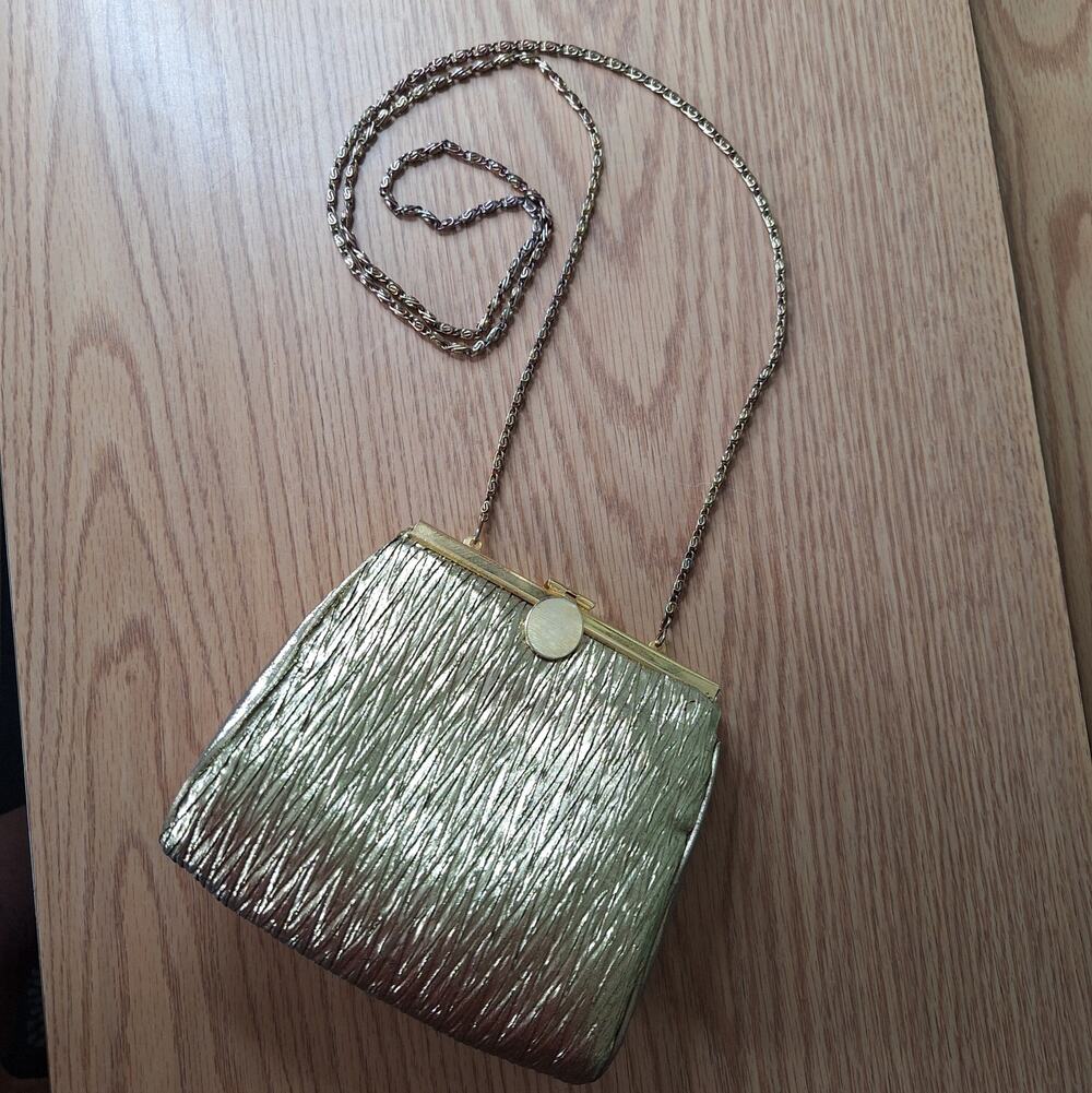 VTG La Regale Gold Metallic Pleated Clutch Bag Iridescent Rainbow Chain Strap